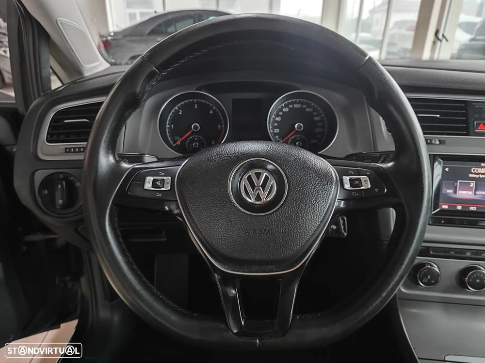 VW Golf 1.6 TDi Trendline BlueMotion - 24