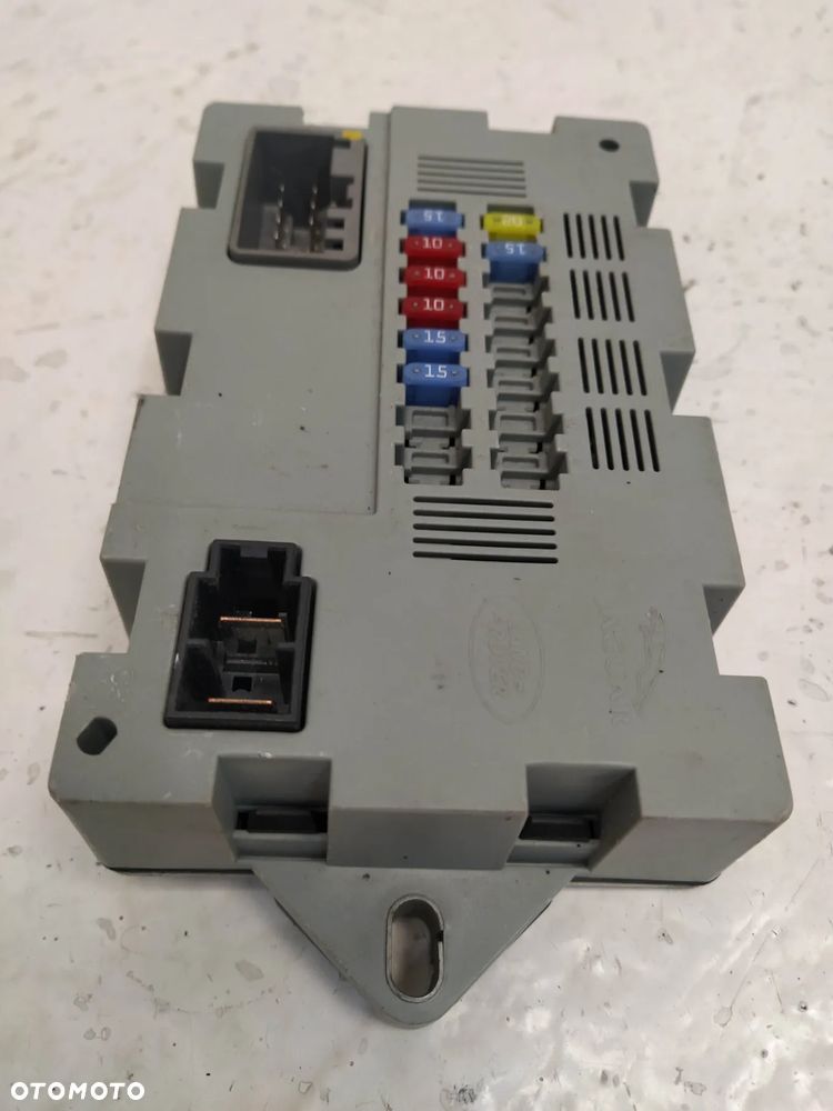 JAGUAR F-PACE X761 XJ X351 F-TYPE X152 XE X760 XF X250 I-PACE X590 RANGE ROVER EVOQUE SKRZYNKA BEZPIECZNIKÓW BEZPIECZNIKI ORYGINAŁ - 4