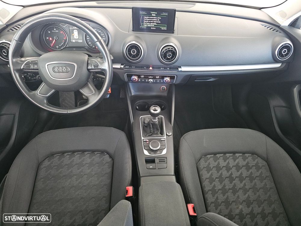 Audi A3 Sportback 1.6 TDI Attraction Ultra - 25