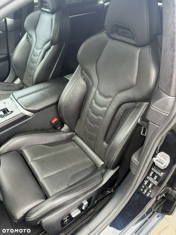 BMW Seria 8 - 18