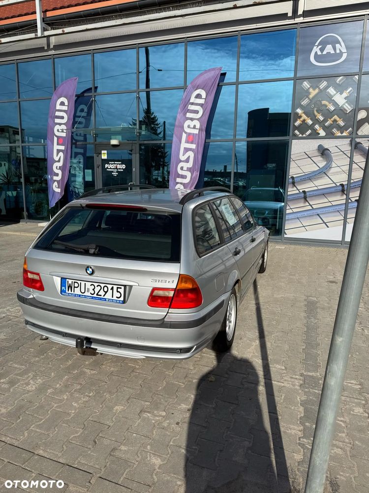BMW Seria 3 318d - 3
