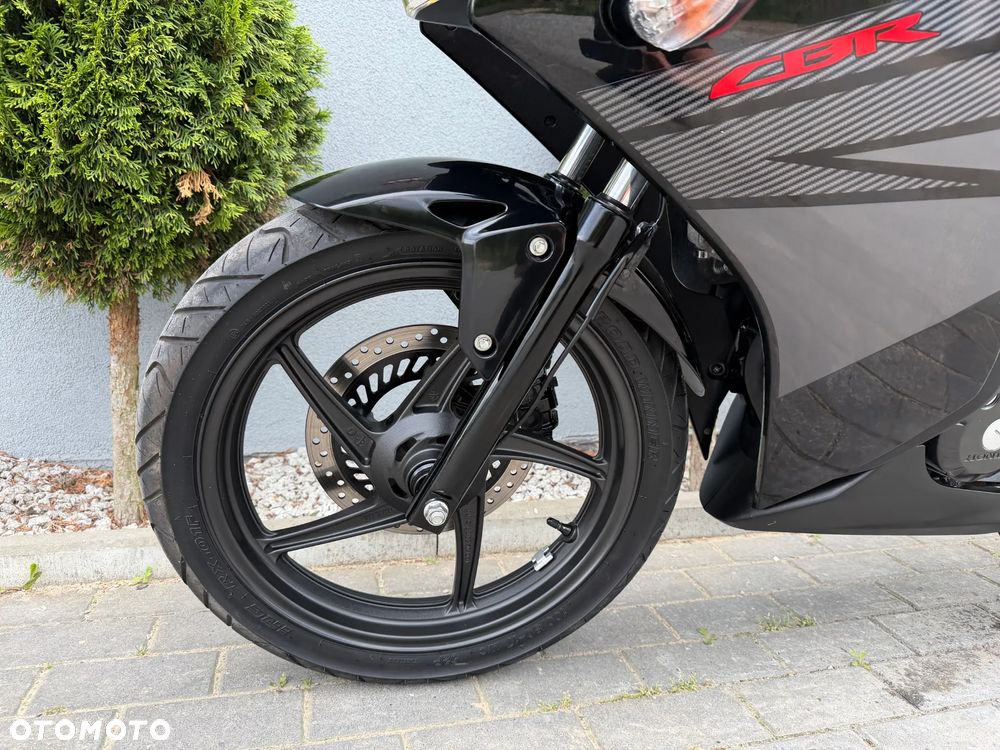 Honda CBR - 35
