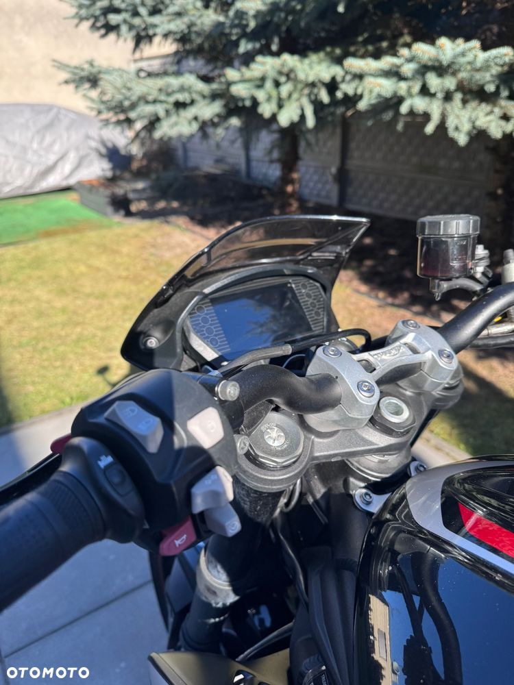 Triumph Street Triple - 21