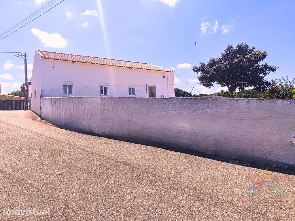 Moradia T3 com piscina e terreno com furo em Abrantes - Grande imagem: 3/20