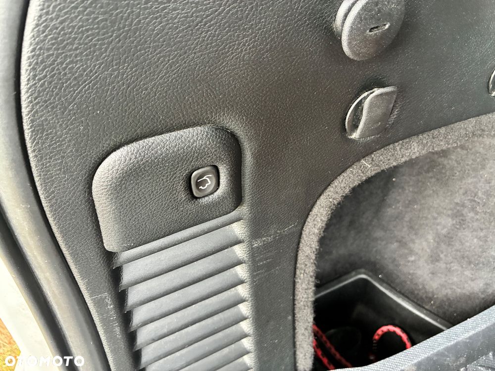 Jeep Grand Cherokee 5.7 V8 HEMI Overland Summit - 22