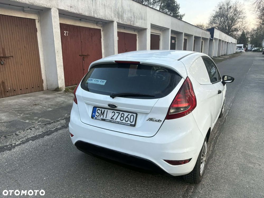 Ford Fiesta 1.4 TDCi Ambiente - 6