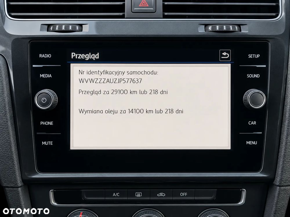 Volkswagen Golf - 10
