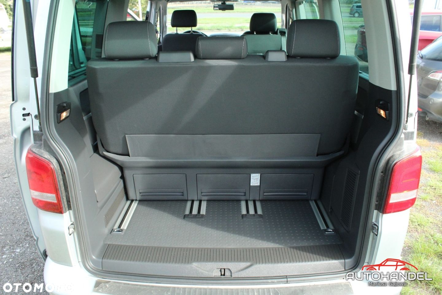 Volkswagen Multivan - 18