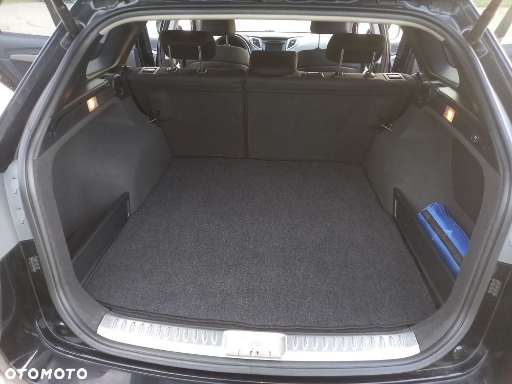 Hyundai i40 1.7 CRDi Comfort + - 18