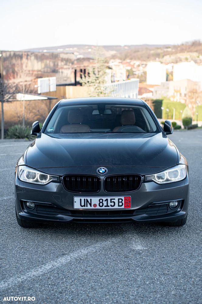 BMW Seria 3 320d Aut. - 24