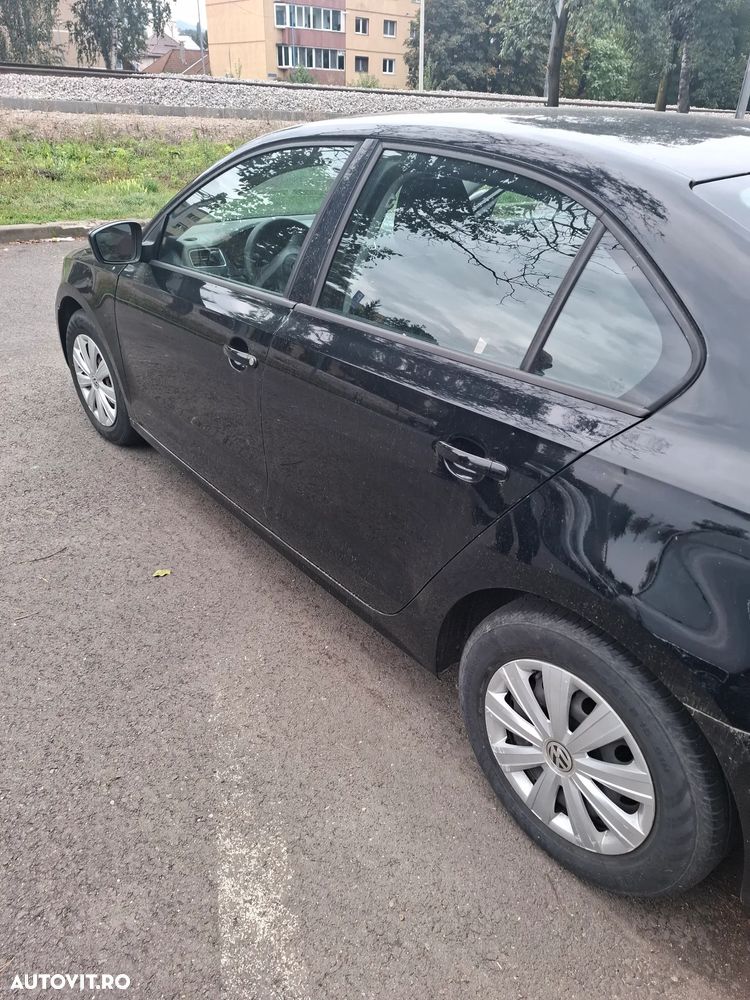 Volkswagen Jetta - 4