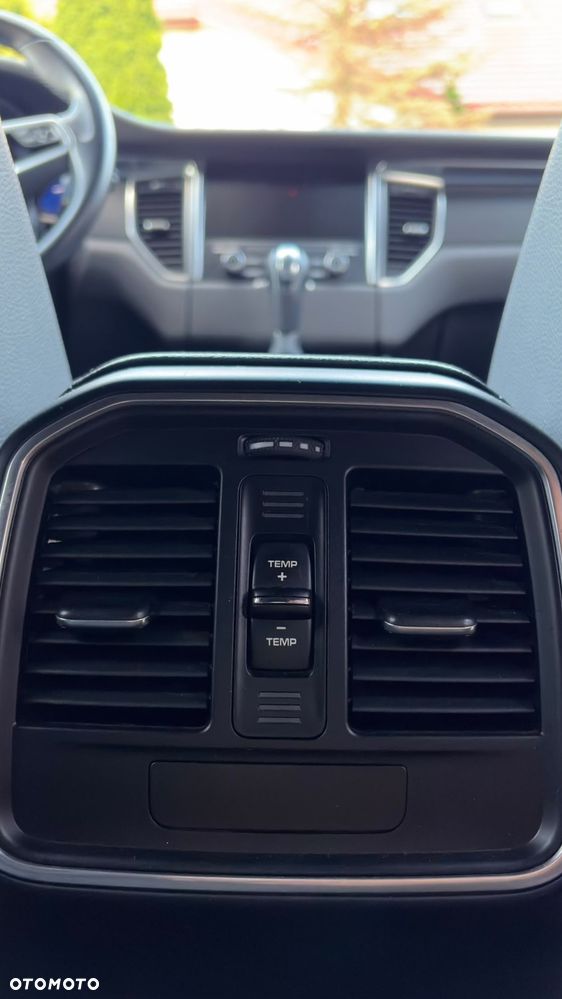 Porsche Macan - 8