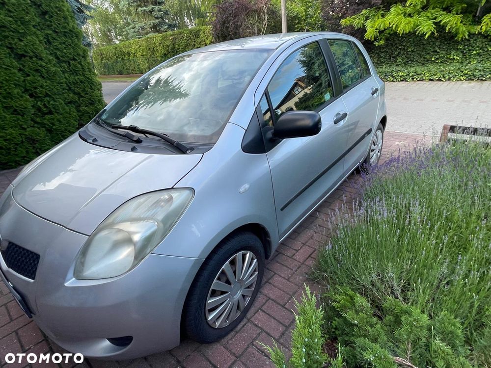 Toyota Yaris 2006 photo 2