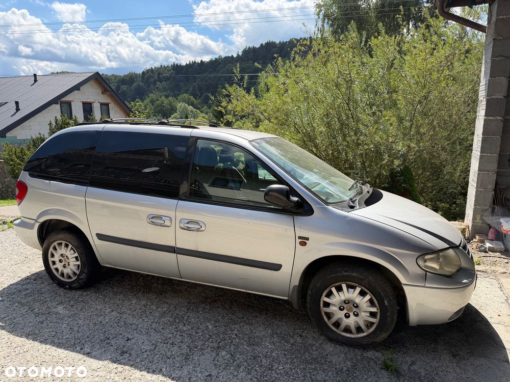 Chrysler Voyager LE 2.5L TD - 4