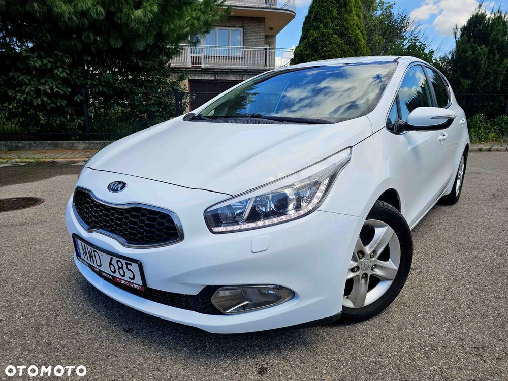 Kia Ceed 1.6 GDI ISG Platinum Edition - 1