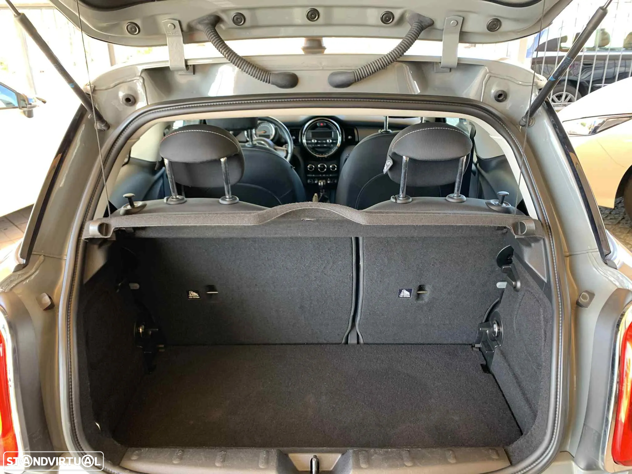 MINI 3 Portas One D - 12