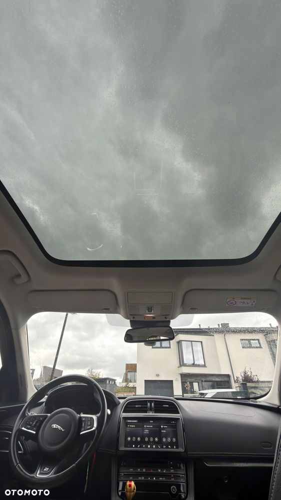 Jaguar F-Pace 2.0 i4D AWD R-Sport - 26