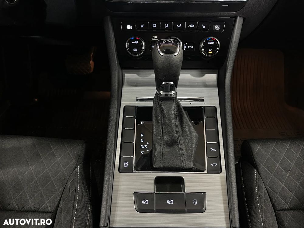 Skoda Superb 2.0 TDI DSG Ambition - 22