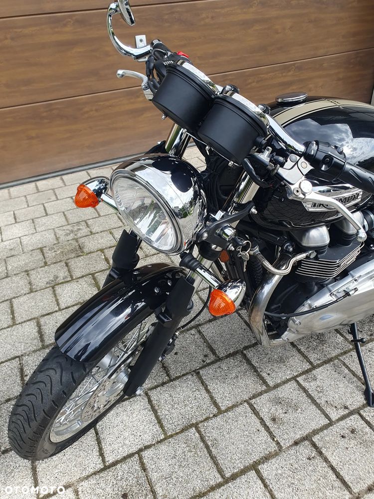 Triumph Thruxton - 12