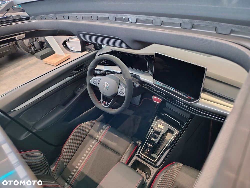 Volkswagen Golf - 16