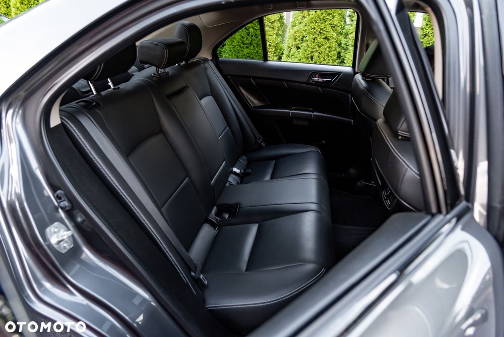 Suzuki Kizashi 2.4 4x4 CVT Sport - 19