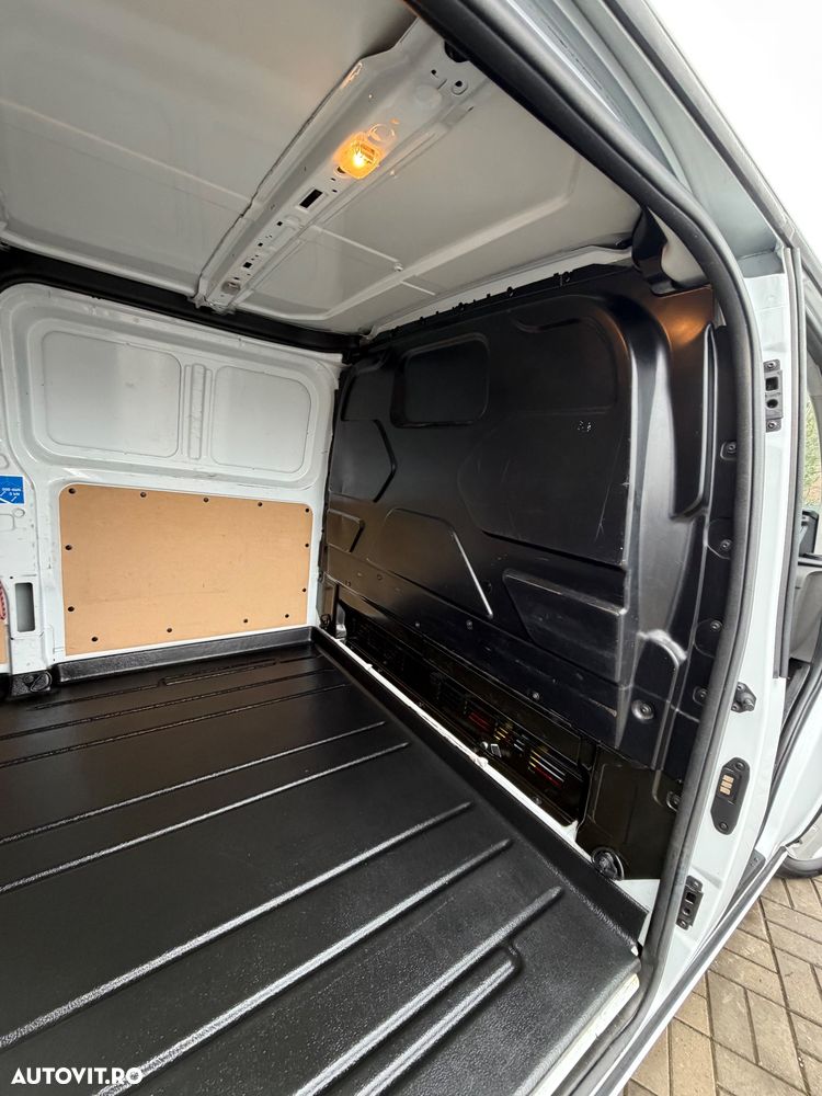 Ford TRANSIT CUSTOM 300L - 4