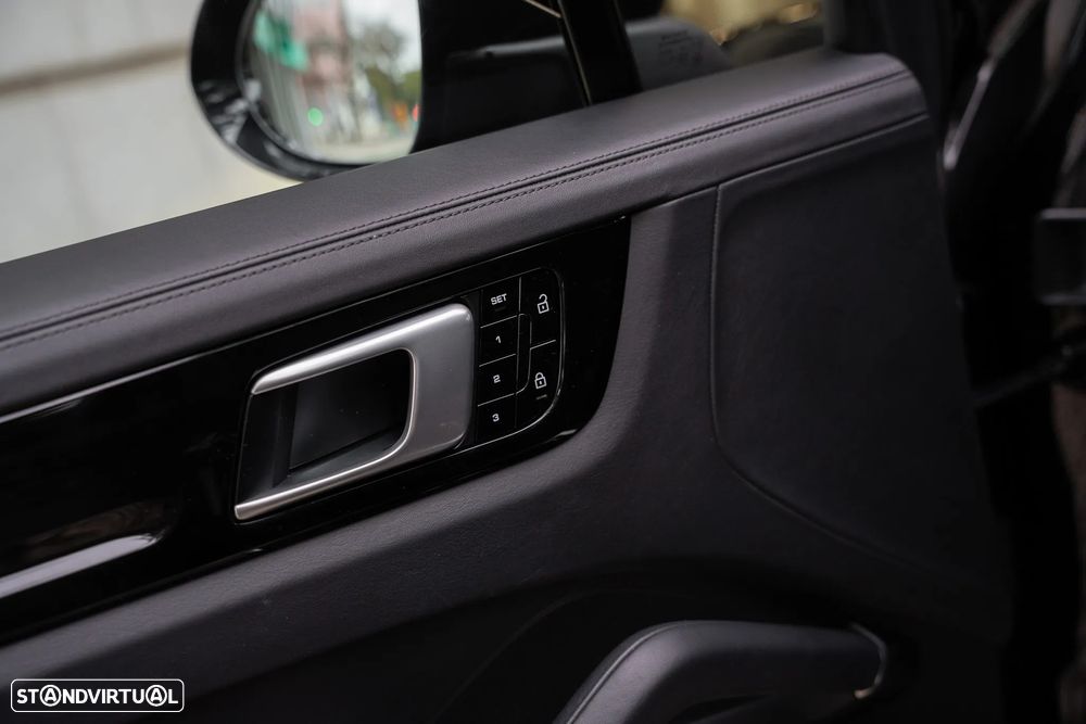 Porsche Cayenne Standard - 18