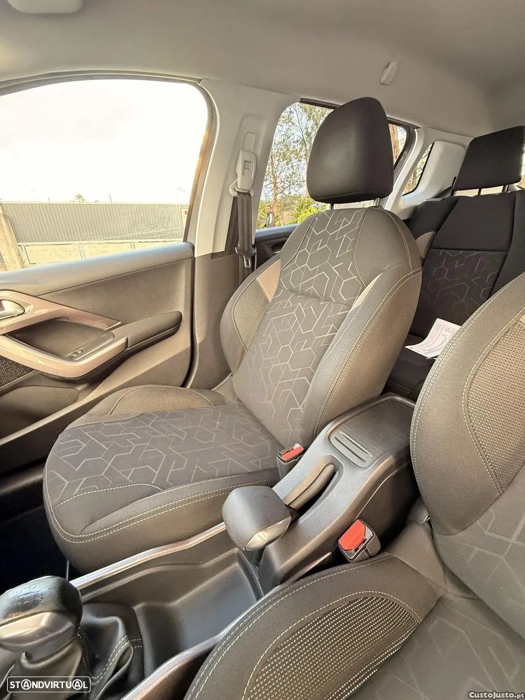 Peugeot 2008 1.2 PureTech Style - 13