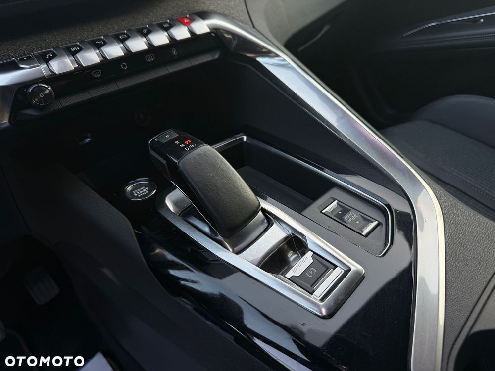 Peugeot 3008 225 e-EAT8 Allure - 19