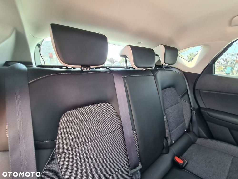 Renault Captur 1.3 TCe mHEV Intens - 28