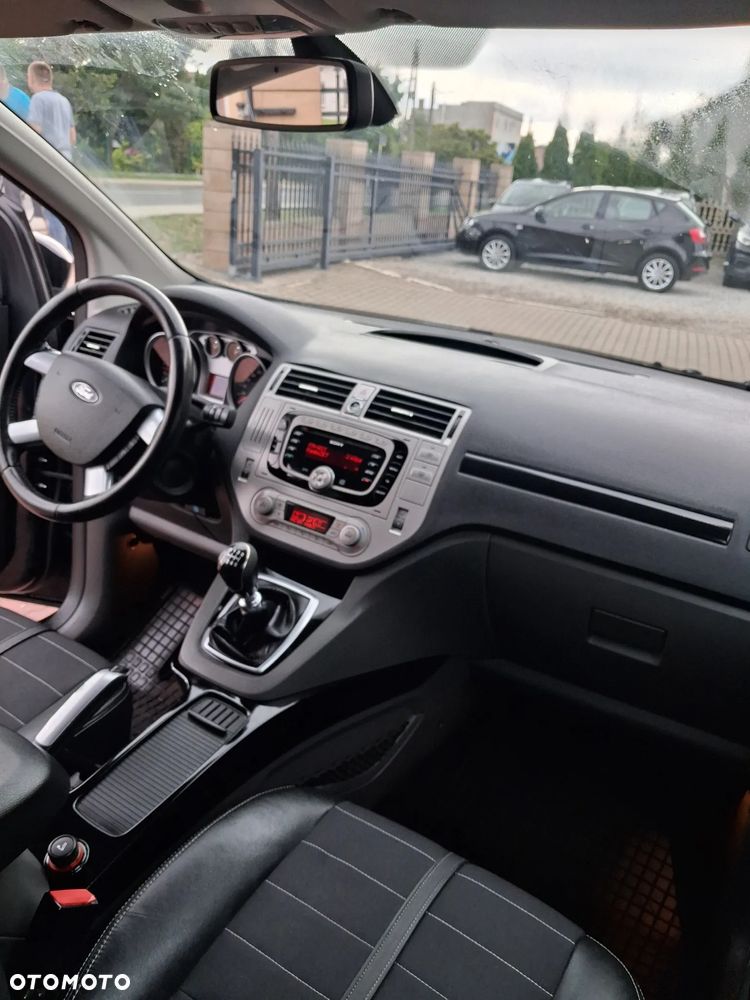 Ford Kuga - 10
