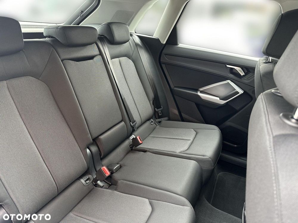 Audi Q3 35 TFSI S tronic - 11
