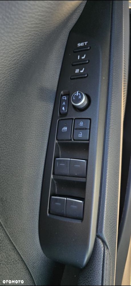 Toyota Camry 2.5 Hybrid Executive CVT - 11