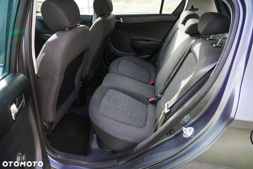 Hyundai i20 1.2 Comfort EU5 - 8