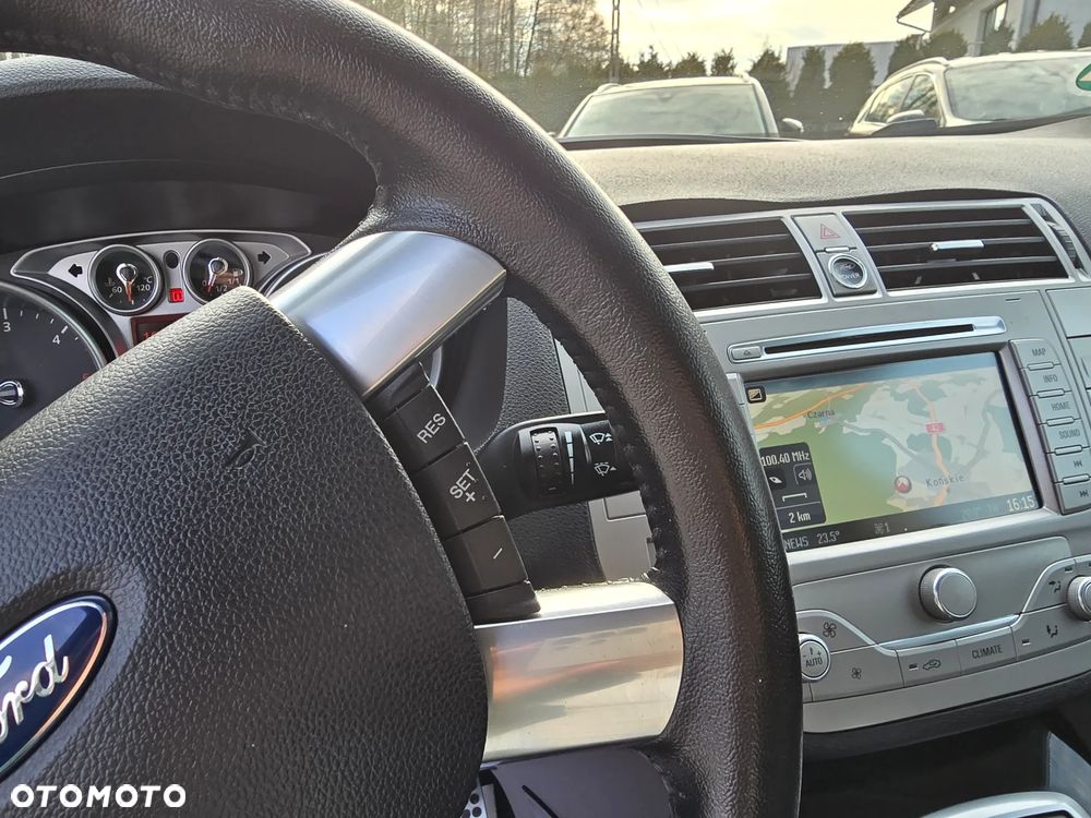 Ford Kuga 2.0 TDCi 2x4 Titanium - 33