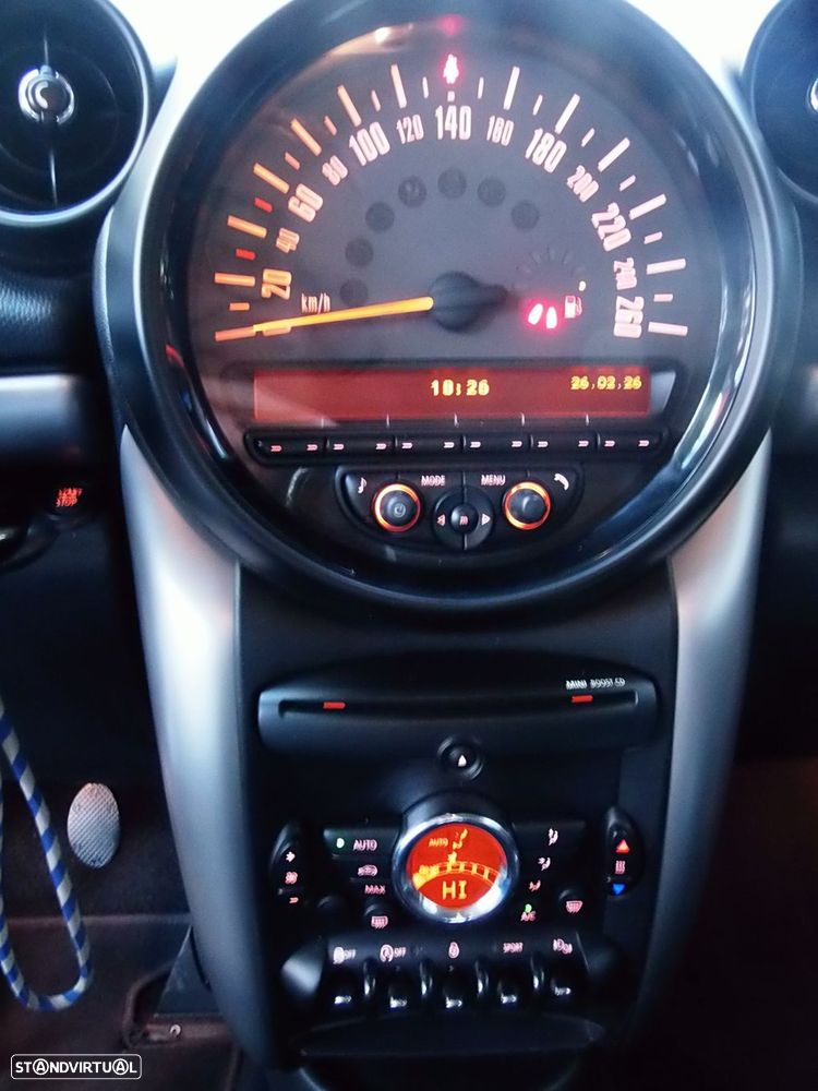 MINI Countryman Cooper D - 25