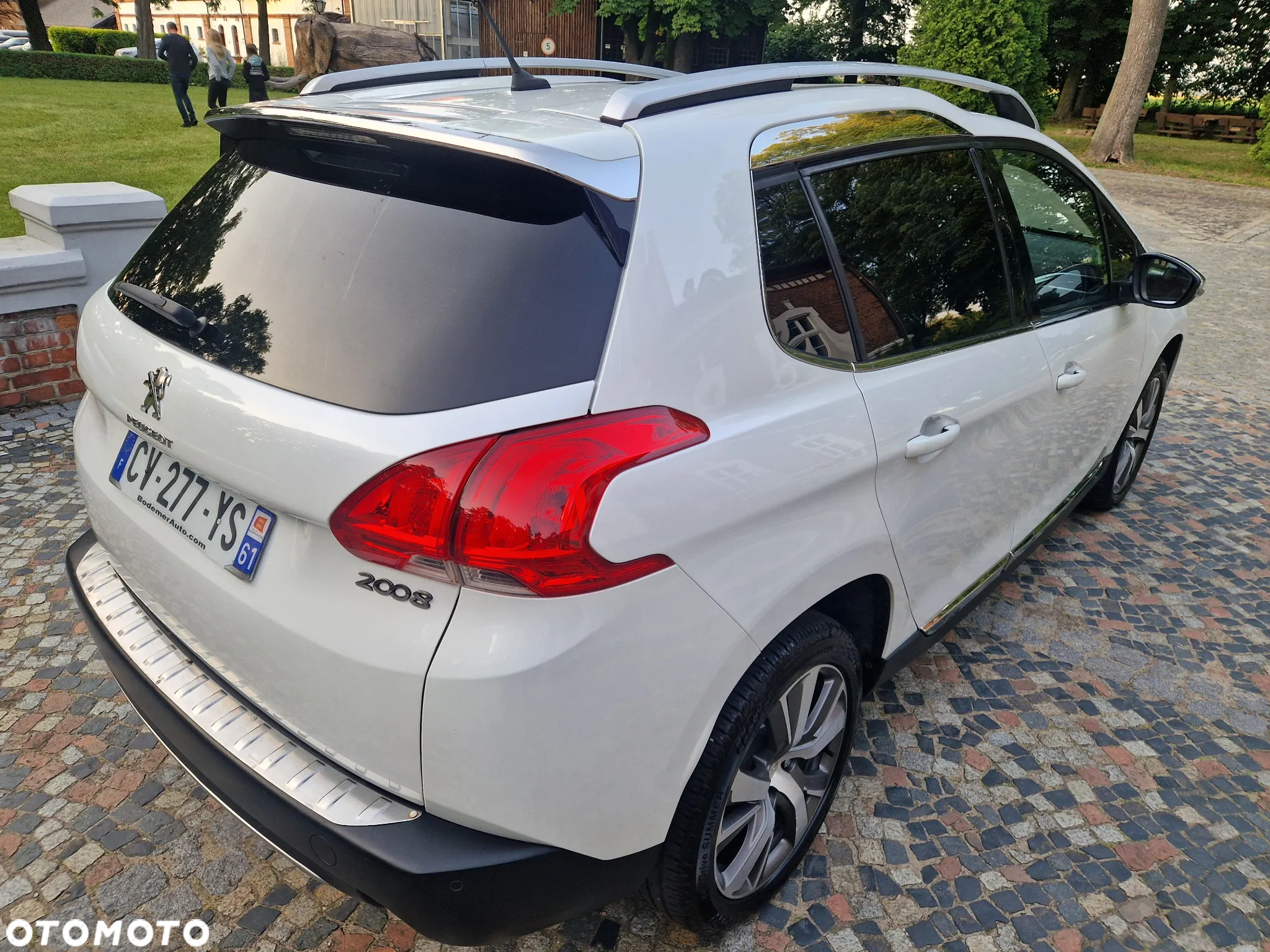 Peugeot 2008 120 VTI Allure - 4