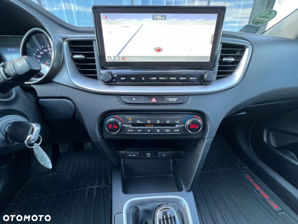 Kia Ceed 1.4 T-GDI L Business Line - 26