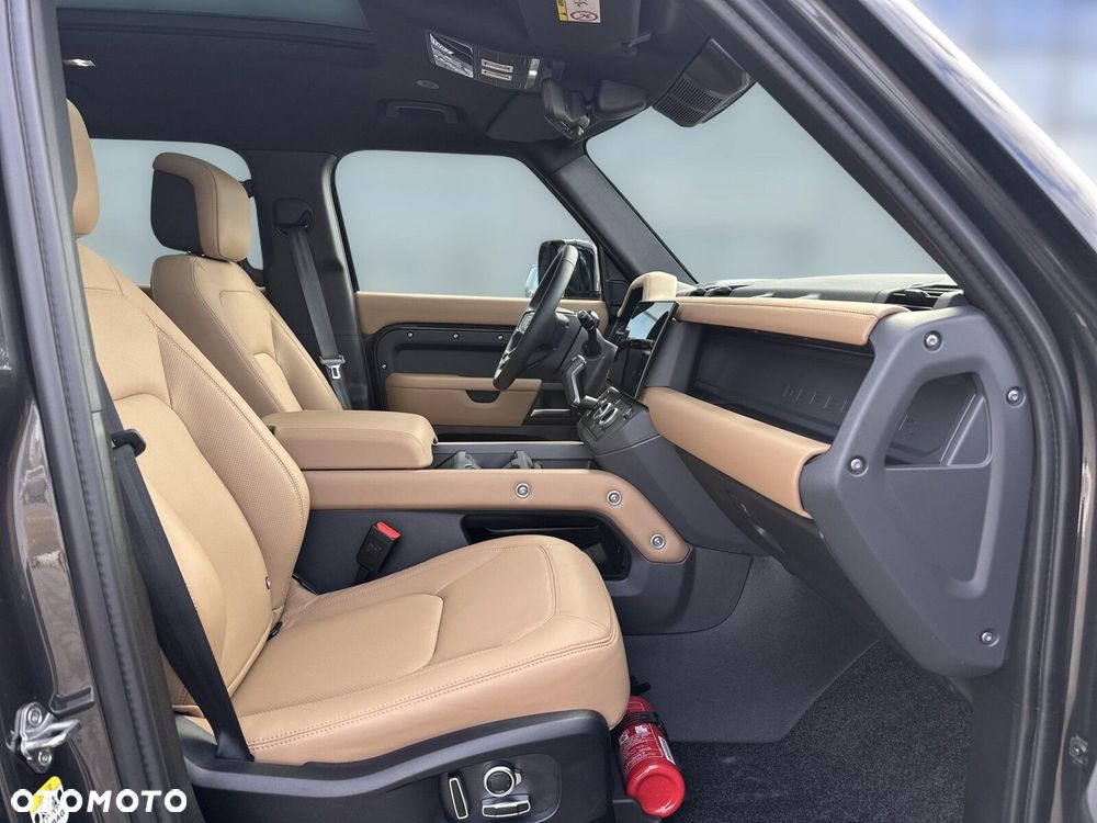 Land Rover Defender 3.0 D350 mHEV X-Dynamic HSE - 13