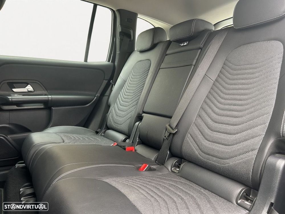 Mercedes-Benz GLB 180 — fotografia 14