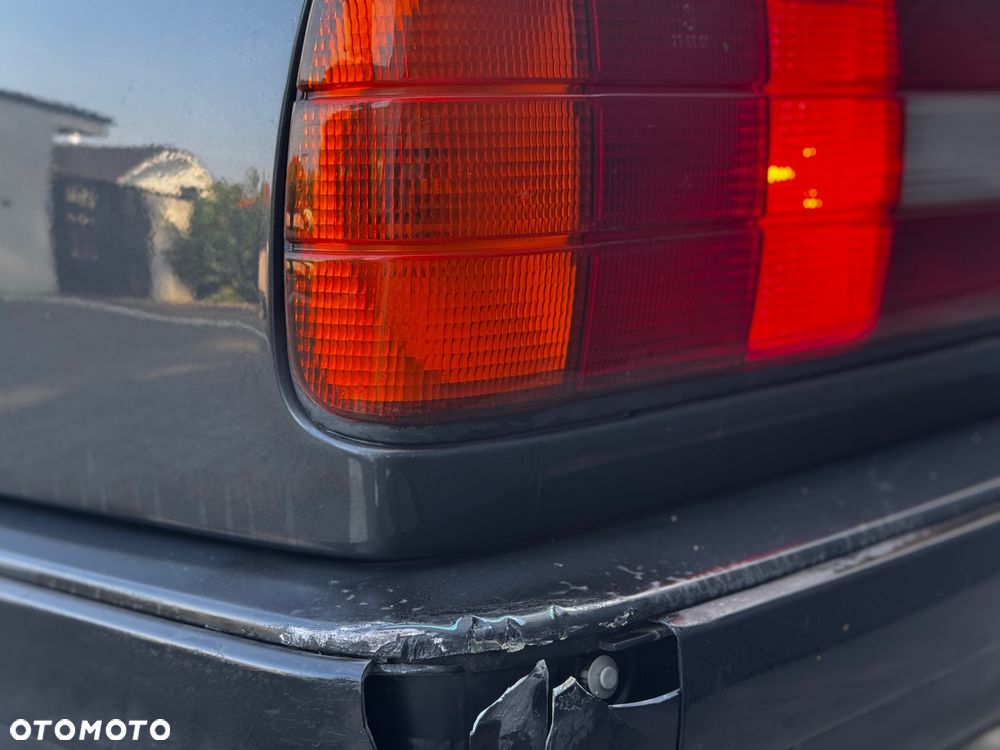 BMW Seria 3 318i - 24