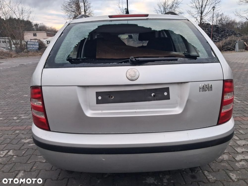 Skoda Fabia 1 1 Kombi 99-08 silnik 1.4 16v BKY skrzynia biegów GRZ klapa drzwi lusterko błotnik 2102 srebrny szyba alternator pompa sterownik maglownica rozrusznik cewka kolektor tłumik wydech belka sanki tapicerka mechanizm lampa reflektor chłodnica przewód wąż panel sterownik stacyjka lewarek konsola wiązka przewód zamek zwrotnica zacisk osłona obudowa podstawa radio przełącznik przepustnica przepływomierz czujnik NA CZĘŚCI WSZYSTKIE CZĘŚCI - 15