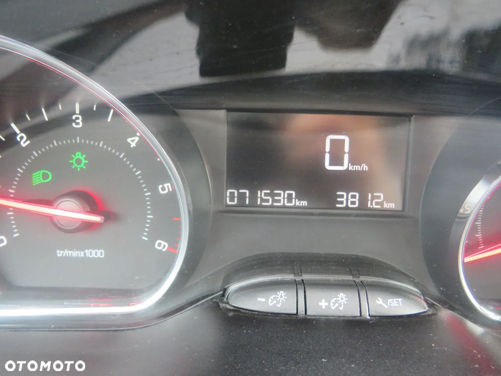 Peugeot 208 1.6 e-HDi Active STT - 12
