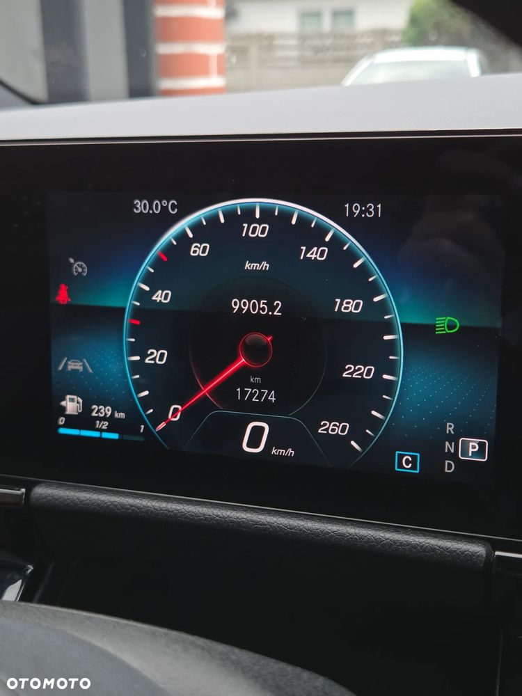 Mercedes-Benz GLA 200 Business Edition - 23