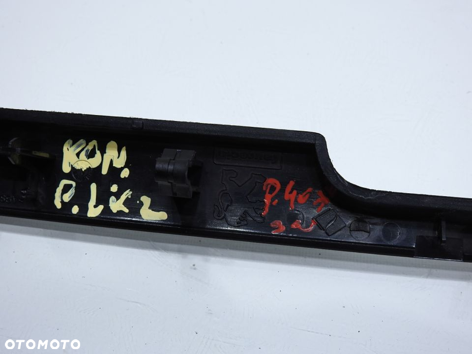 LISTWA OZDOBNA KONSOLI PEUGEOT 407 - 4