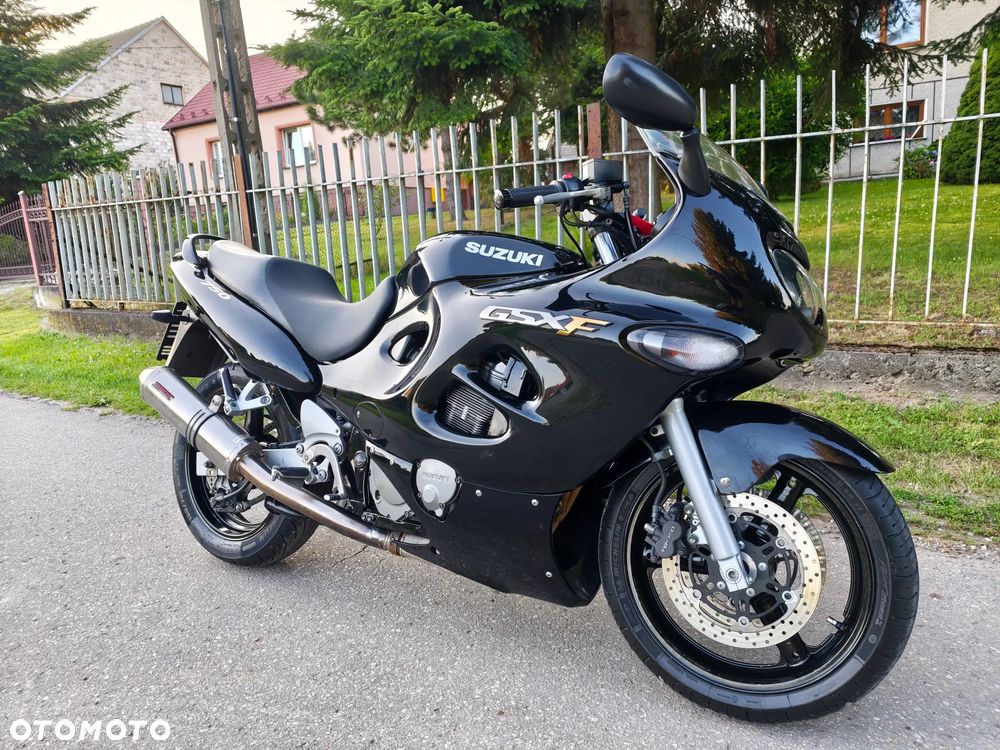 Suzuki GSX - 2