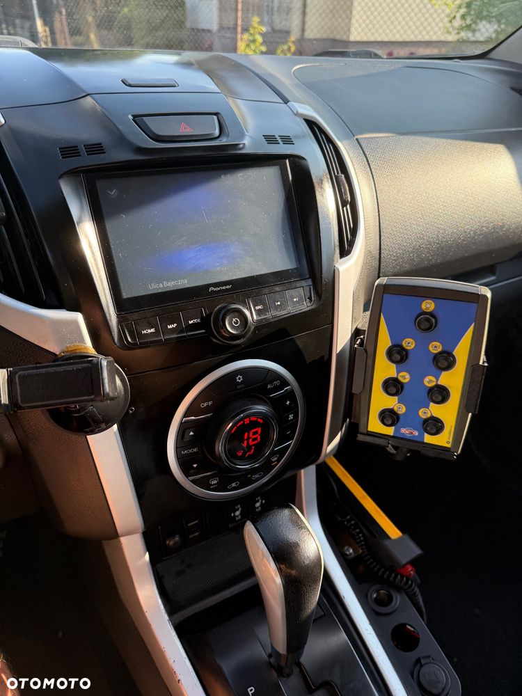 Isuzu D-Max OMARS Holownik Pomoc Drogowa widły widelec laweta Jige CoMeAr - 10
