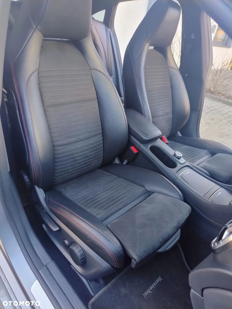 Mercedes-Benz CLA 180 7G-DCT UrbanStyle Edition - 16