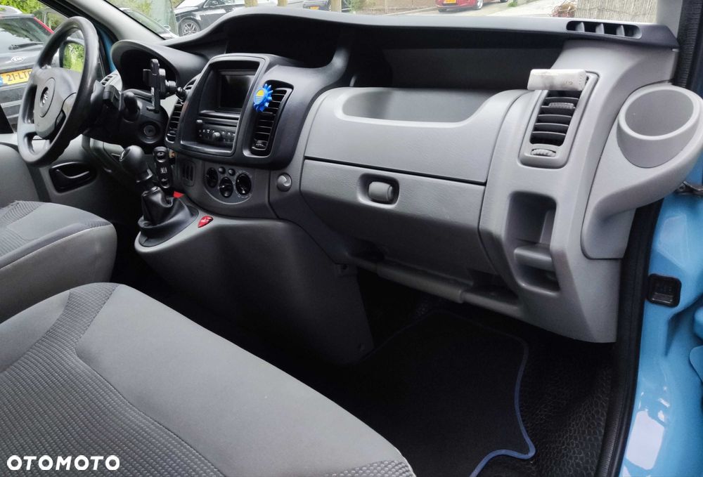 Opel Vivaro - 8