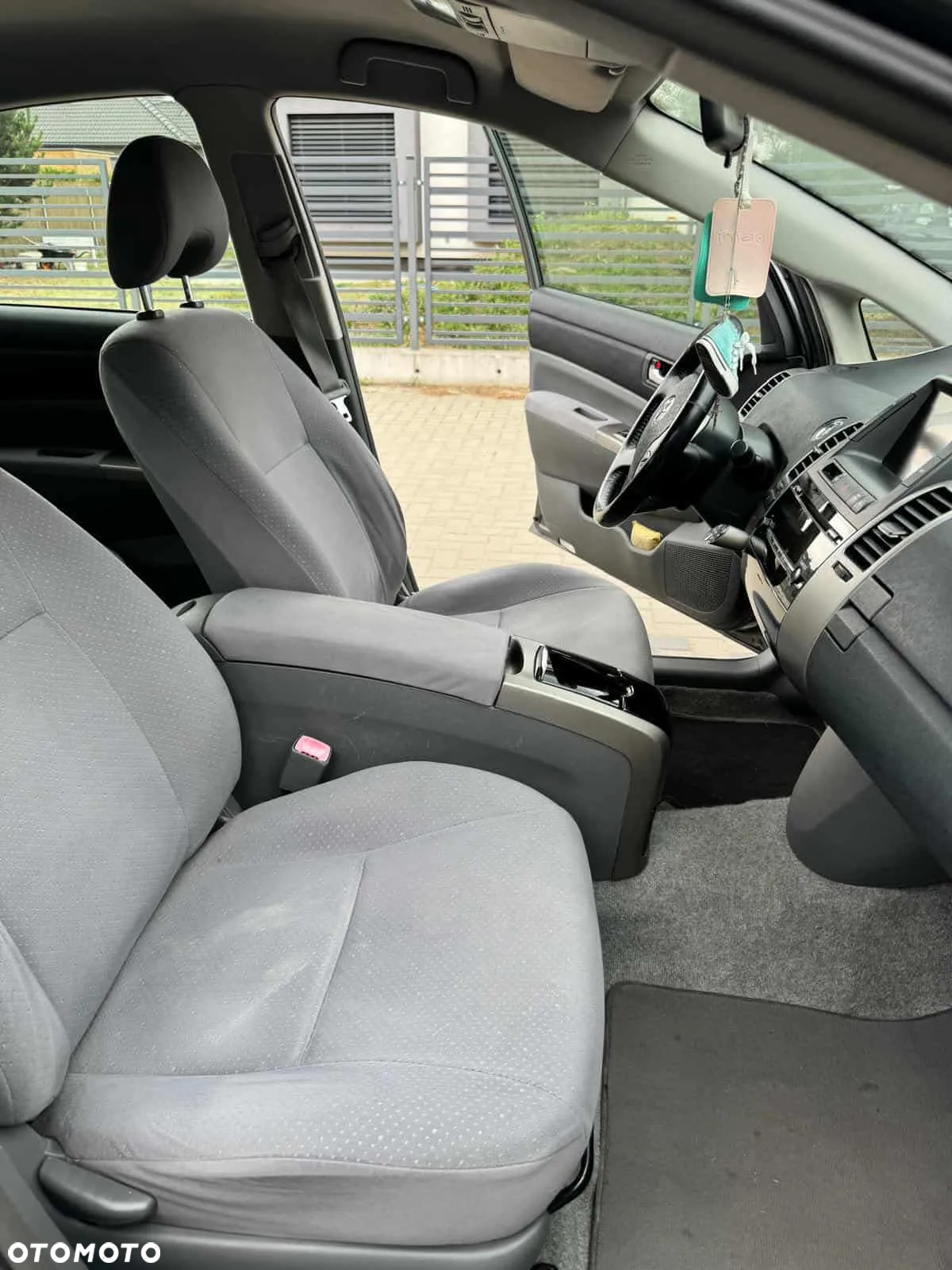 Toyota Prius - 12